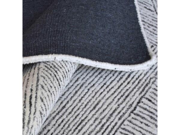 Paonia 8 x 10 Rug Rugs Uttermost 3